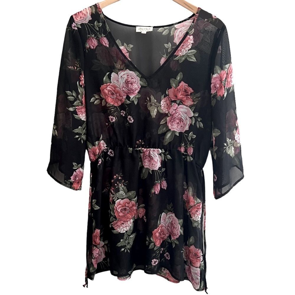 😊 3/$30 Ultra Beach Swimsuit Cover-Up Size Large lovely rose pattern sheer